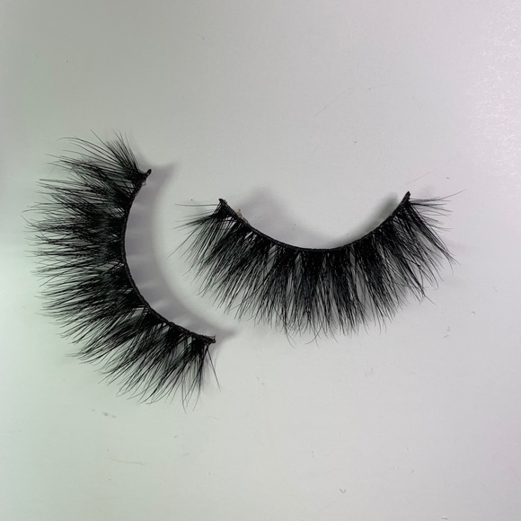 3D Mink lashes Voluptuous - Picture 2 of 7
